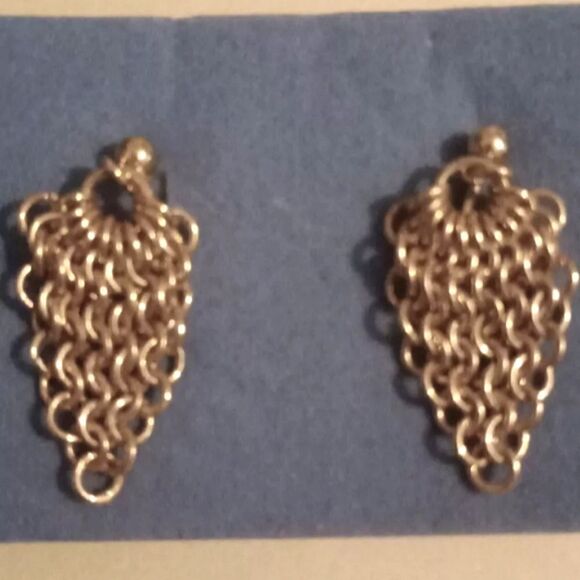 🩷Avon Vintage Chain Dangle Drop Clip On Earrings - Picture 1 of 3